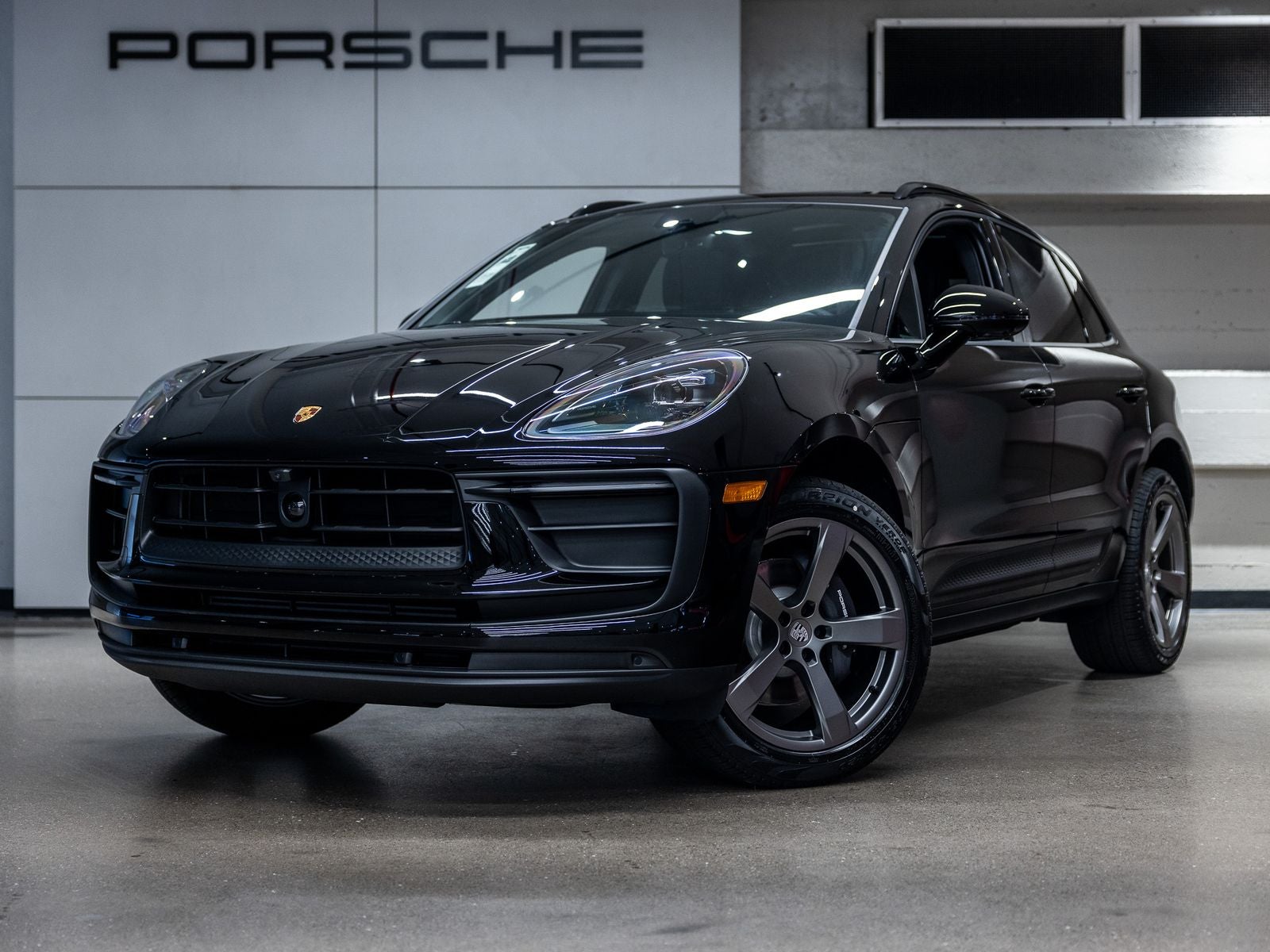 2026 Porsche Macan Base