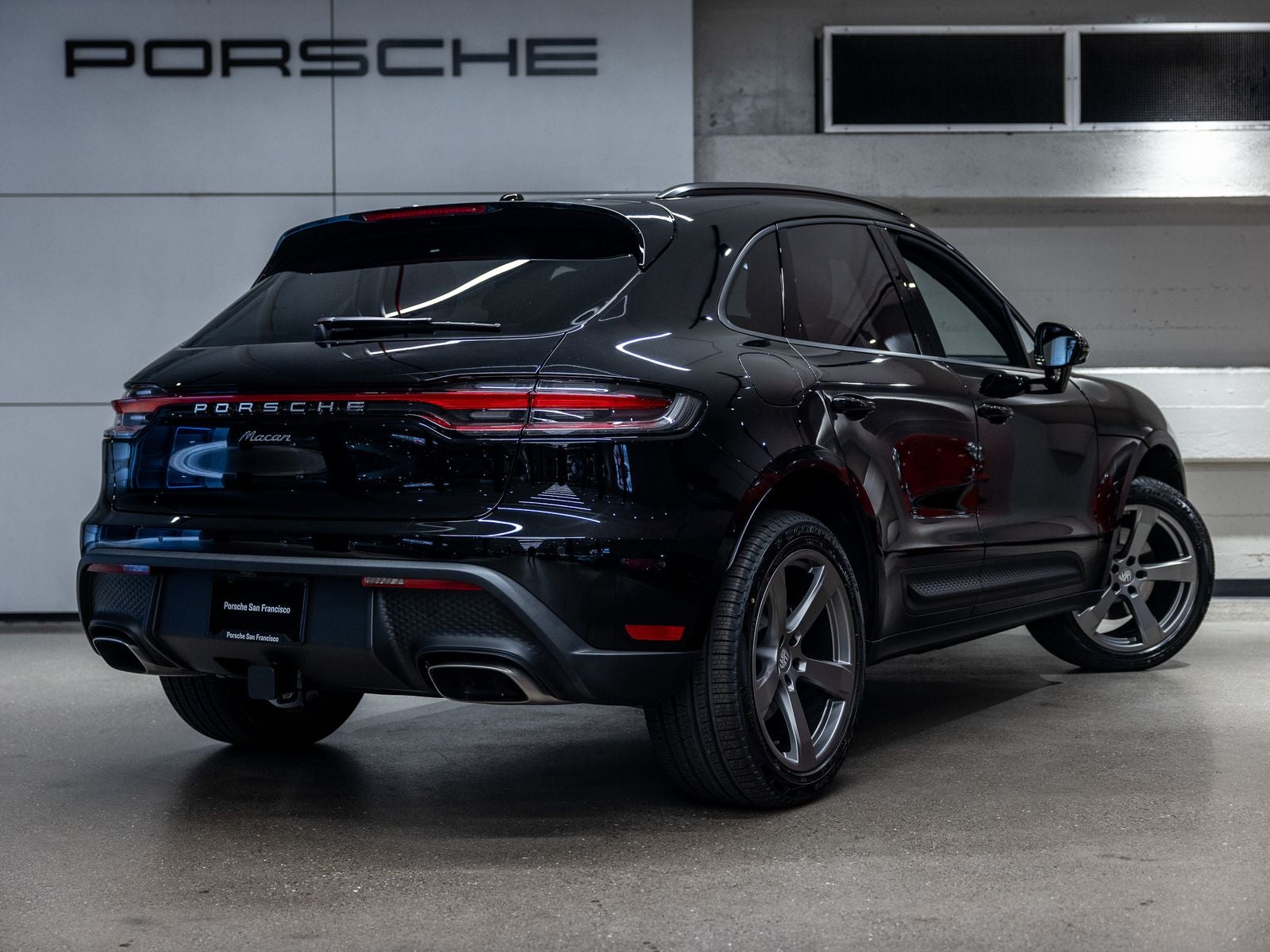 2026 Porsche Macan Base