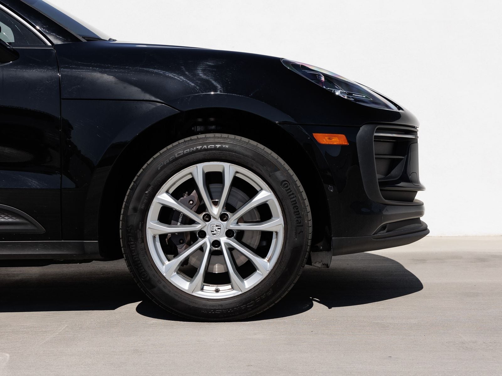 2023 Porsche Macan Base