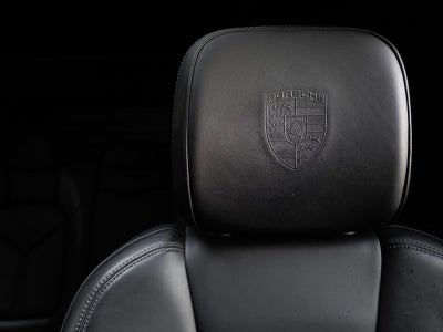 2023 Porsche Macan Base