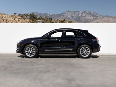 2023 Porsche Macan Base