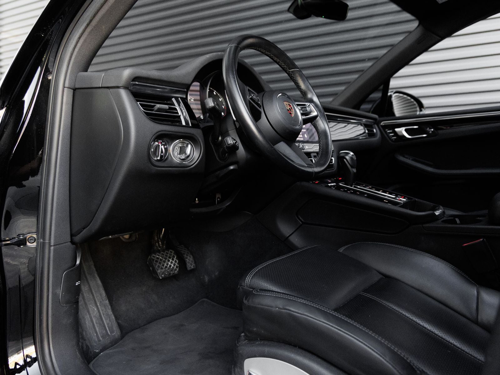 2023 Porsche Macan Base