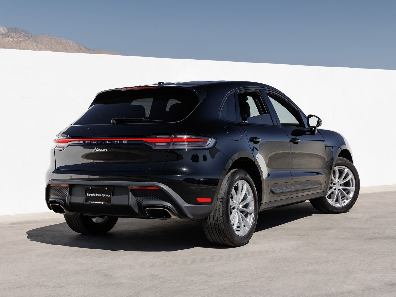 2023 Porsche Macan Base