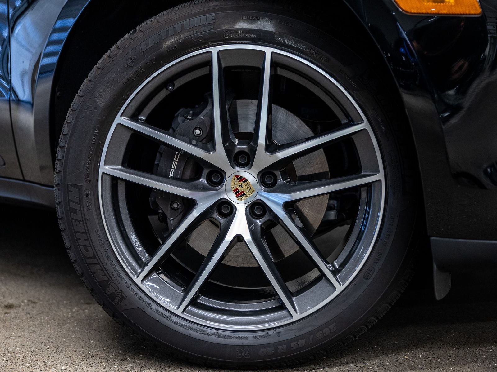2024 Porsche Macan Base