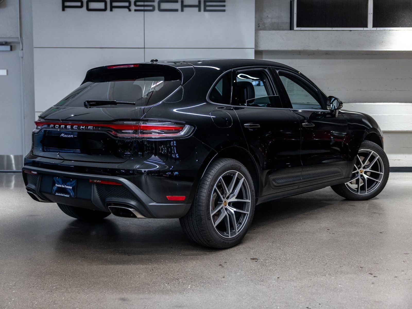 2024 Porsche Macan Base