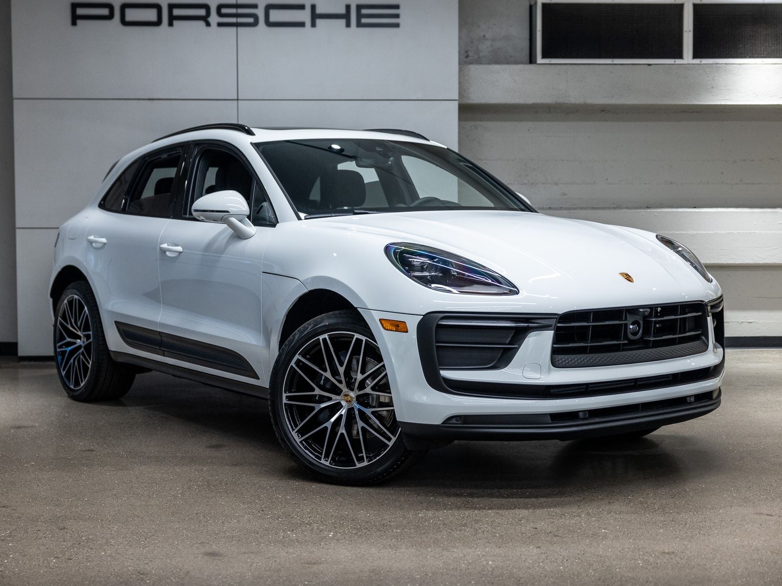 2026 Porsche Macan Base