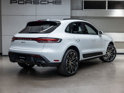 2026 Porsche Macan Base