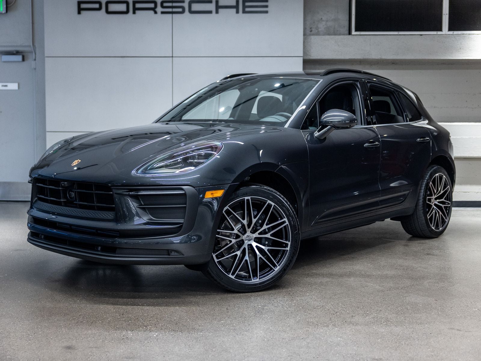 2026 Porsche Macan Base