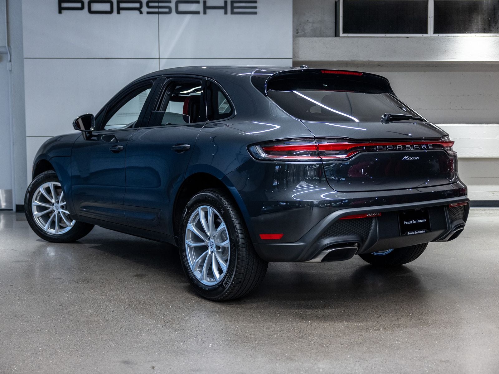 2026 Porsche Macan Base
