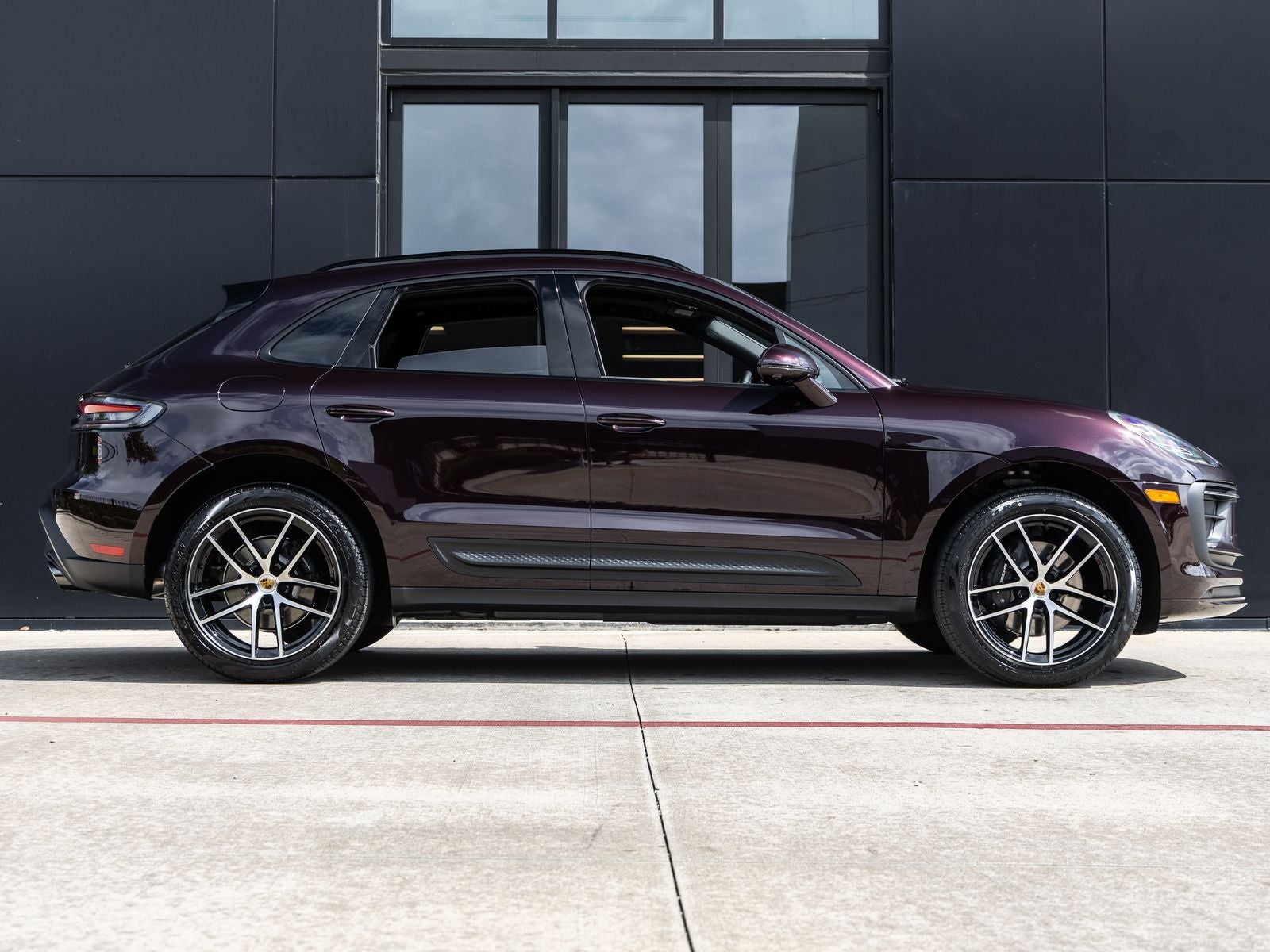 2026 Porsche Macan Base