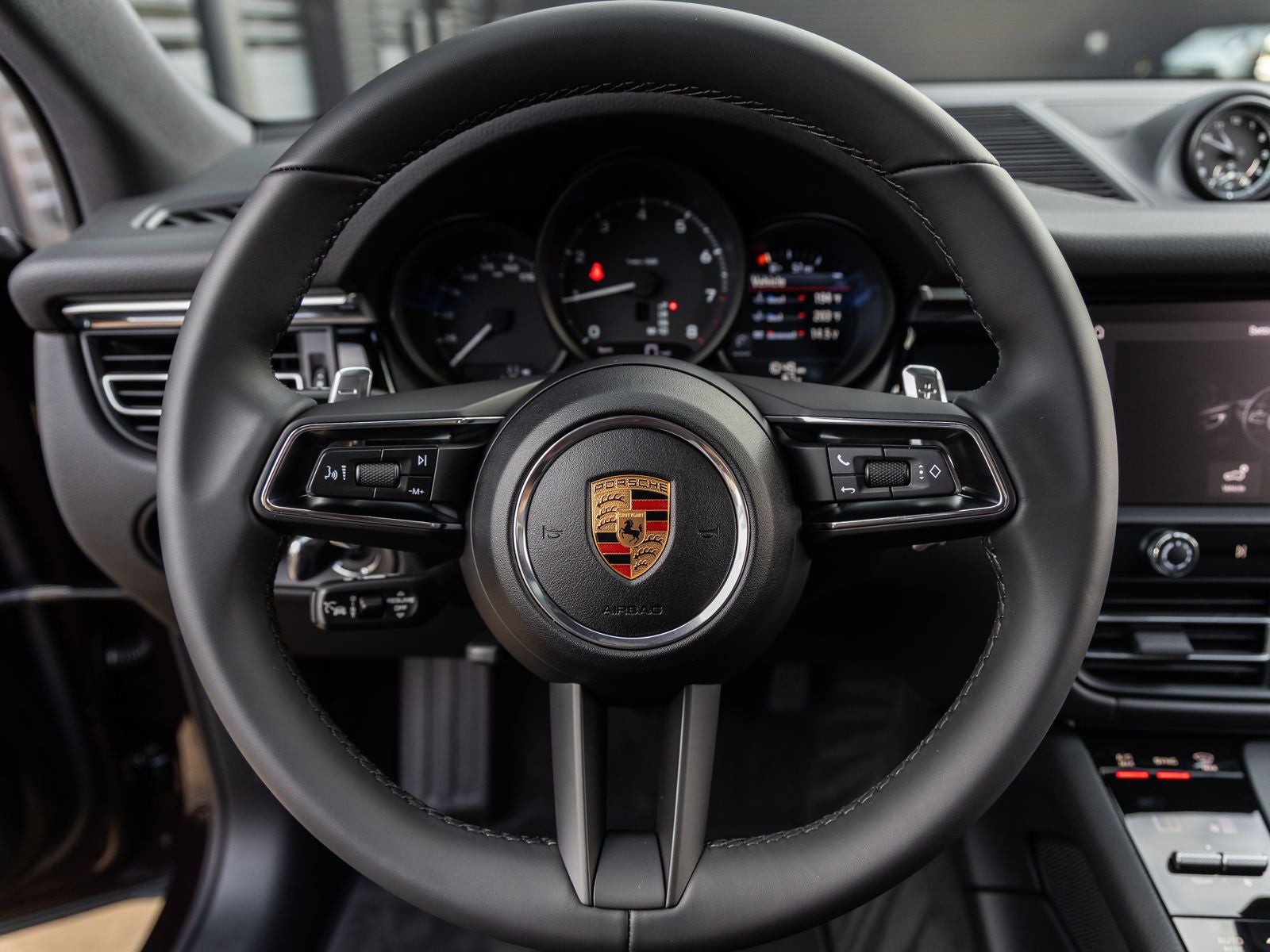 2026 Porsche Macan Base