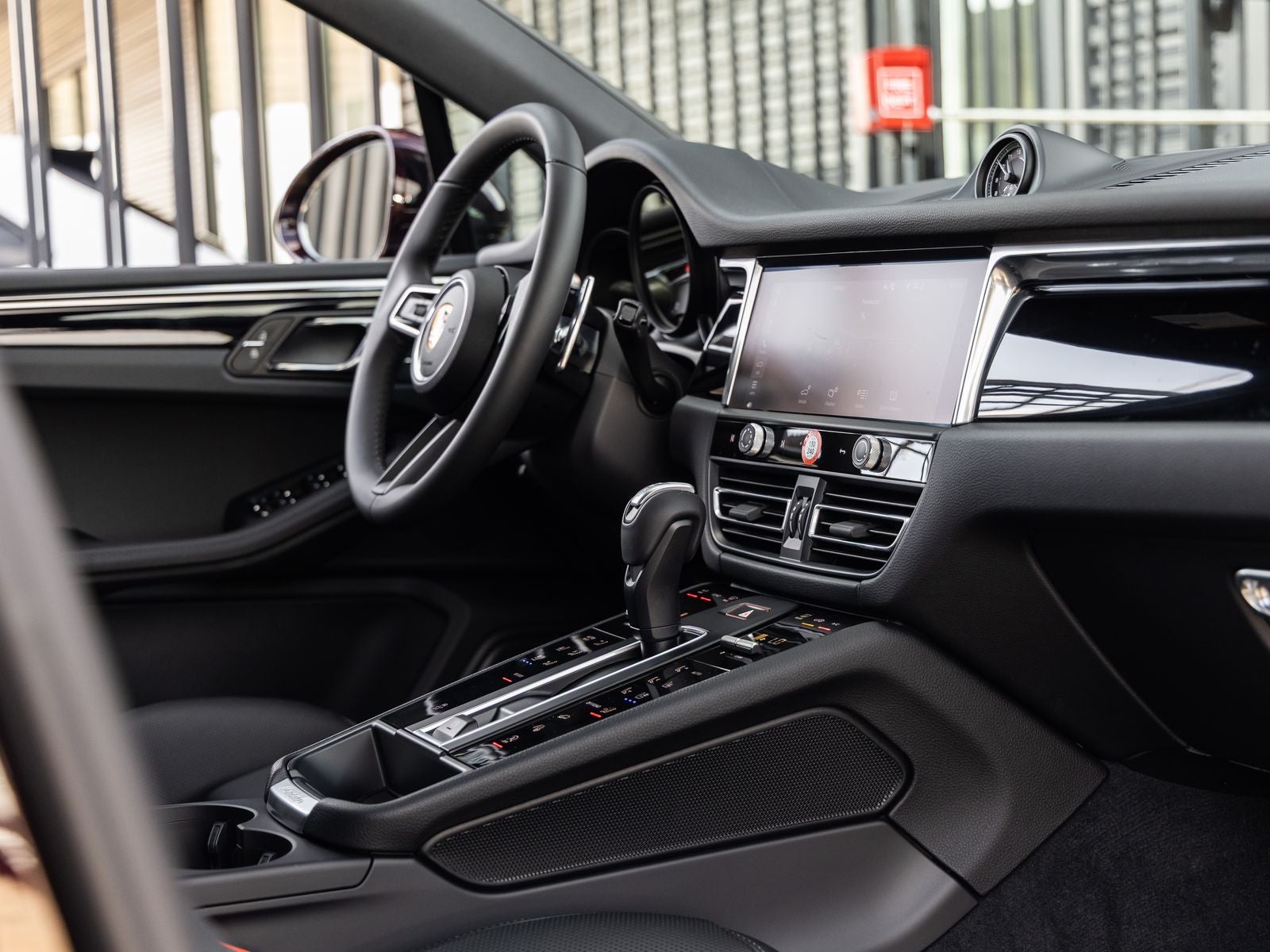 2026 Porsche Macan Base