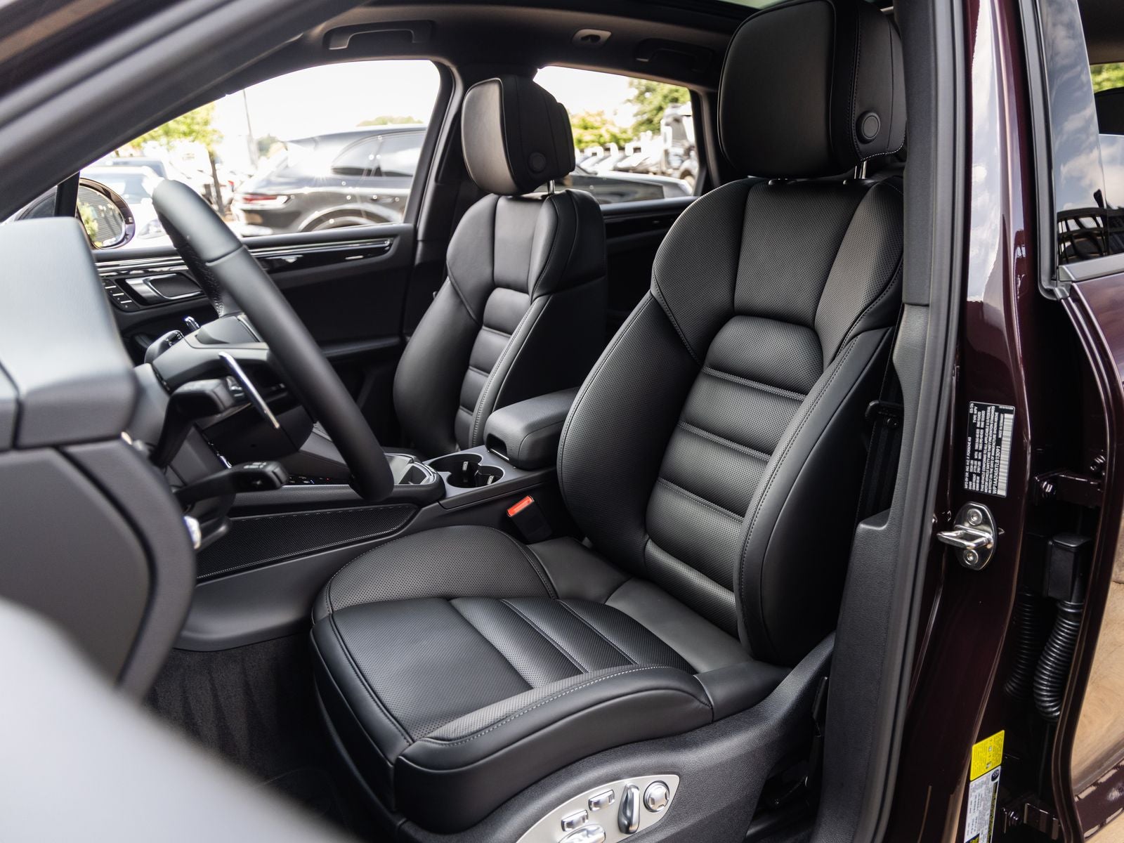 2026 Porsche Macan Base