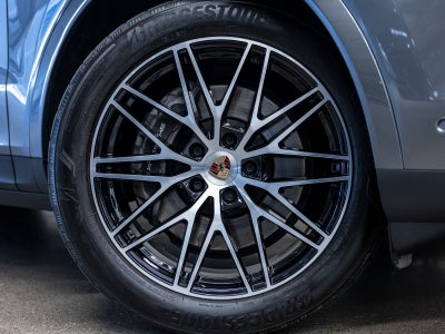 2025 Porsche Cayenne Base