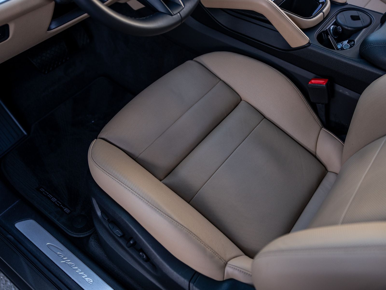 2025 Porsche Cayenne Base
