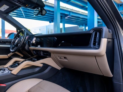 2025 Porsche Cayenne Base