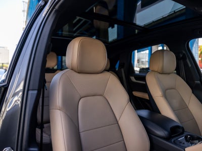 2025 Porsche Cayenne Base