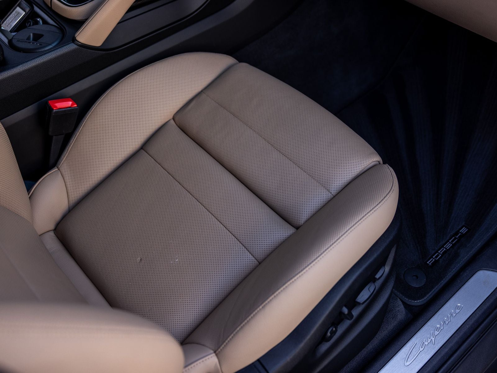 2025 Porsche Cayenne Base
