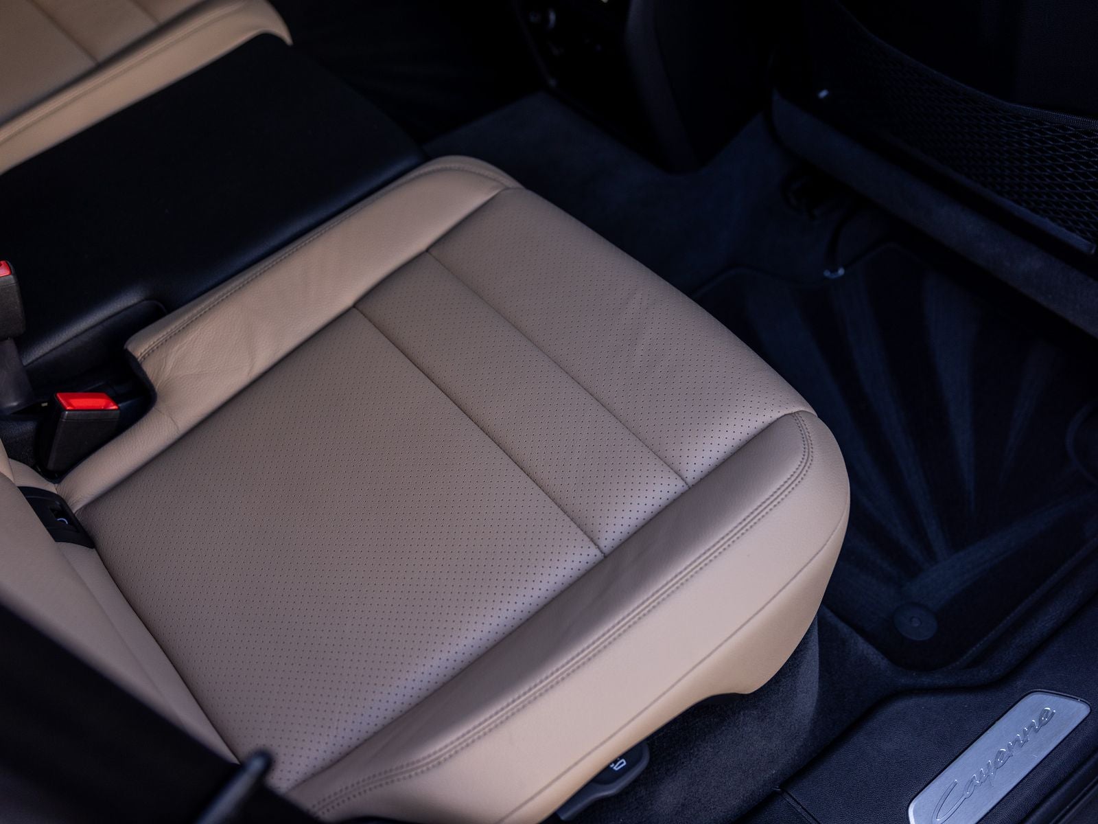 2025 Porsche Cayenne Base