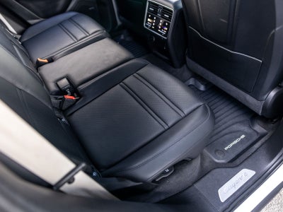 2023 Porsche Cayenne Platinum Edition