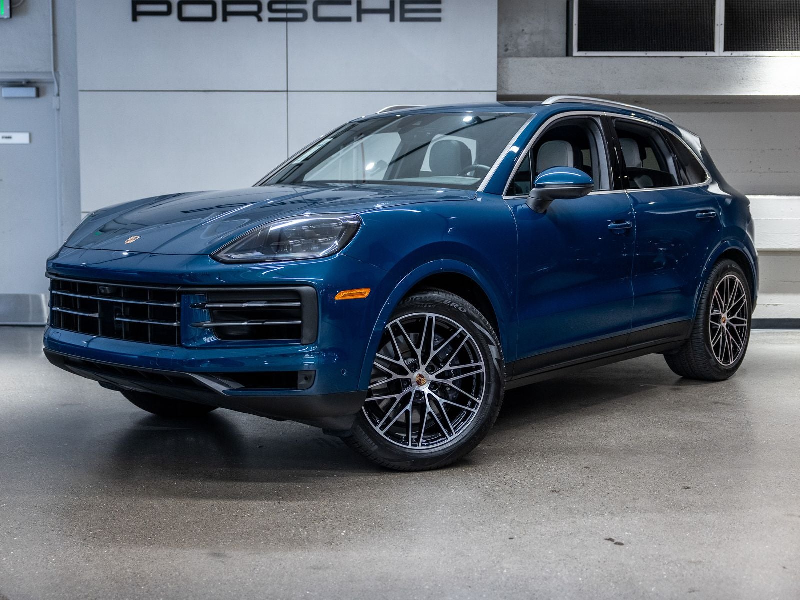 2025 Porsche Cayenne -'s photo