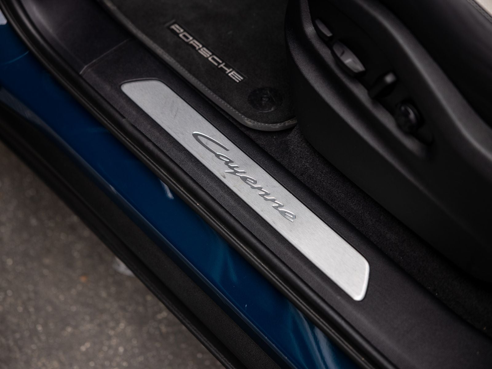 2025 Porsche Cayenne Base