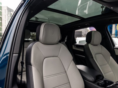 2025 Porsche Cayenne Base