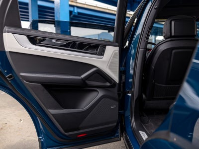 2025 Porsche Cayenne Base