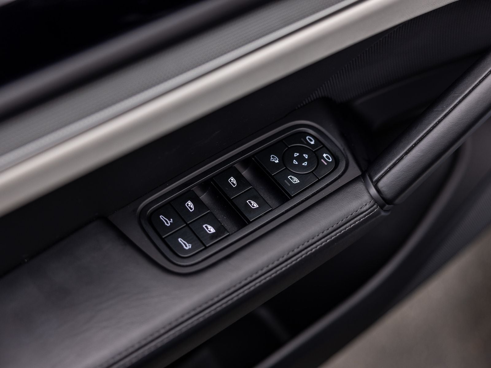 2025 Porsche Cayenne Base