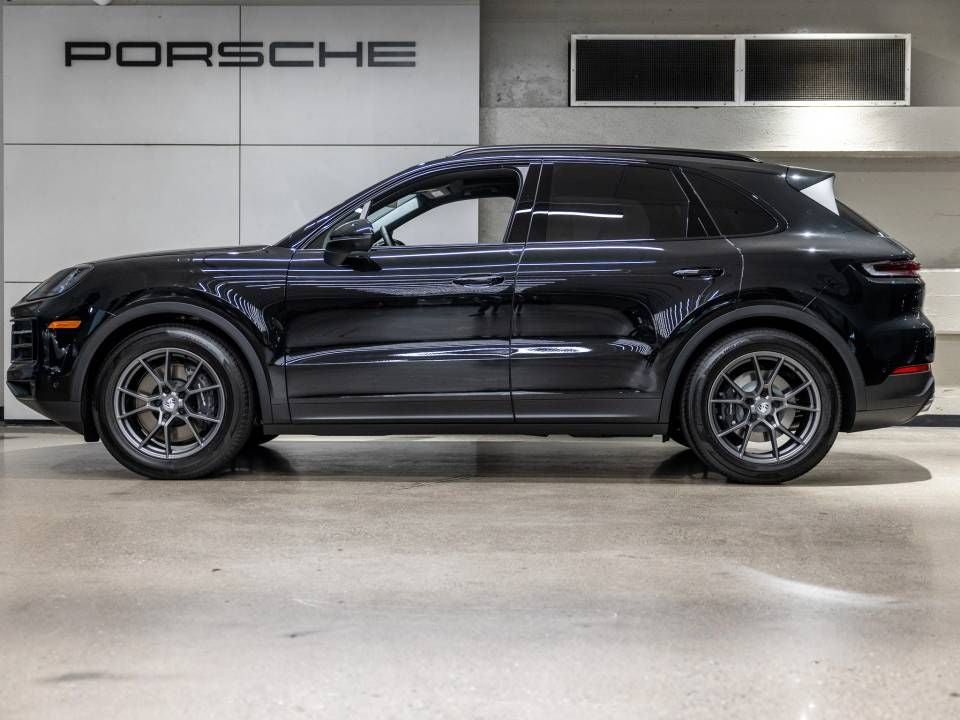 2025 Porsche Cayenne Base