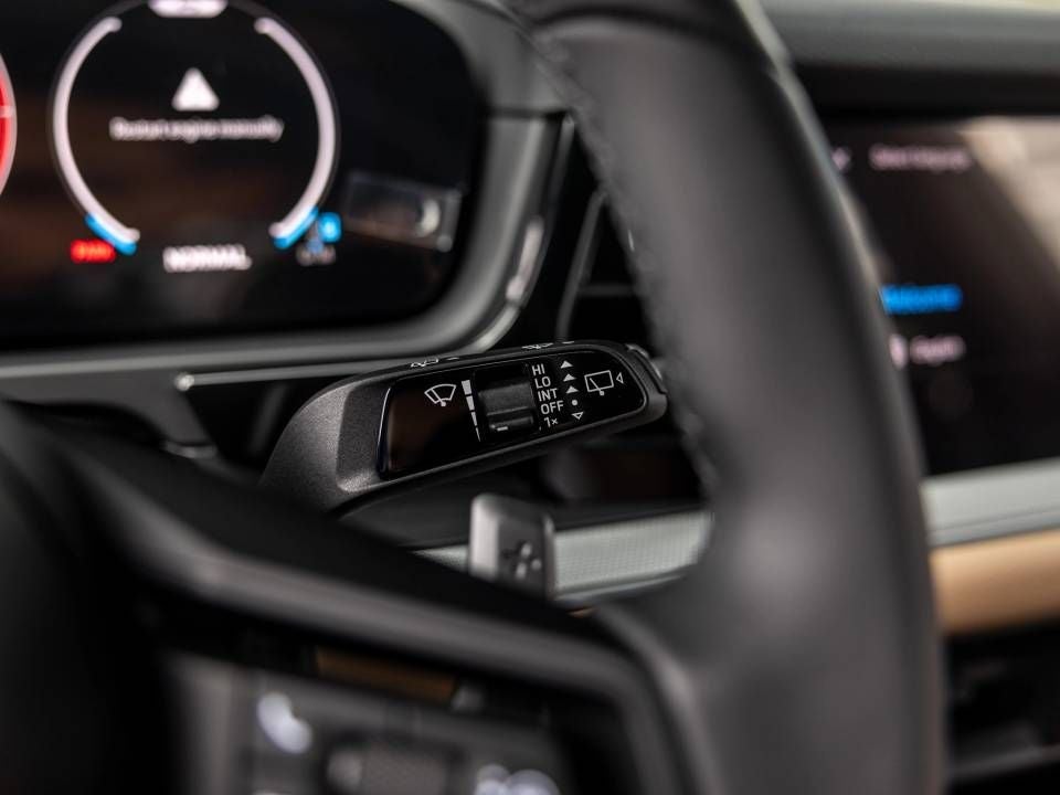 2025 Porsche Cayenne Base