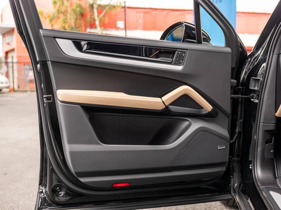 2025 Porsche Cayenne Base
