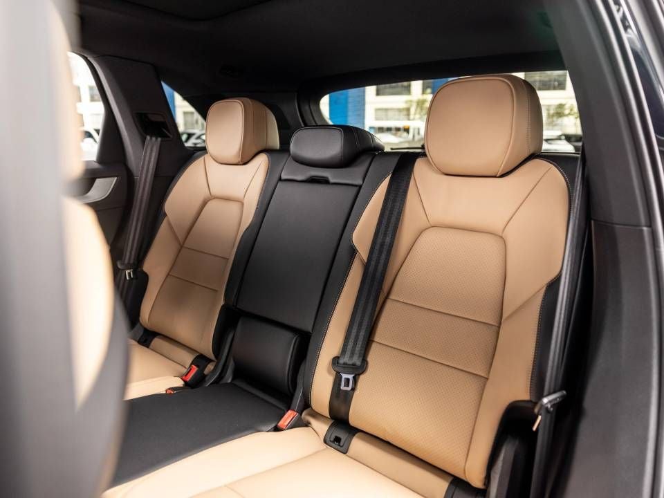 2025 Porsche Cayenne Base