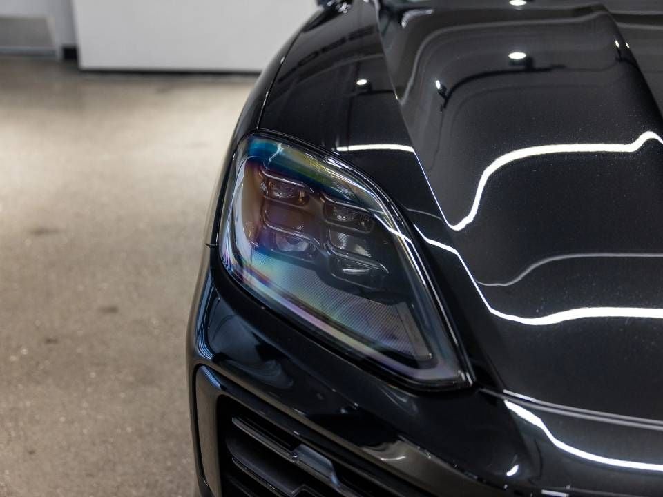 2025 Porsche Cayenne Base