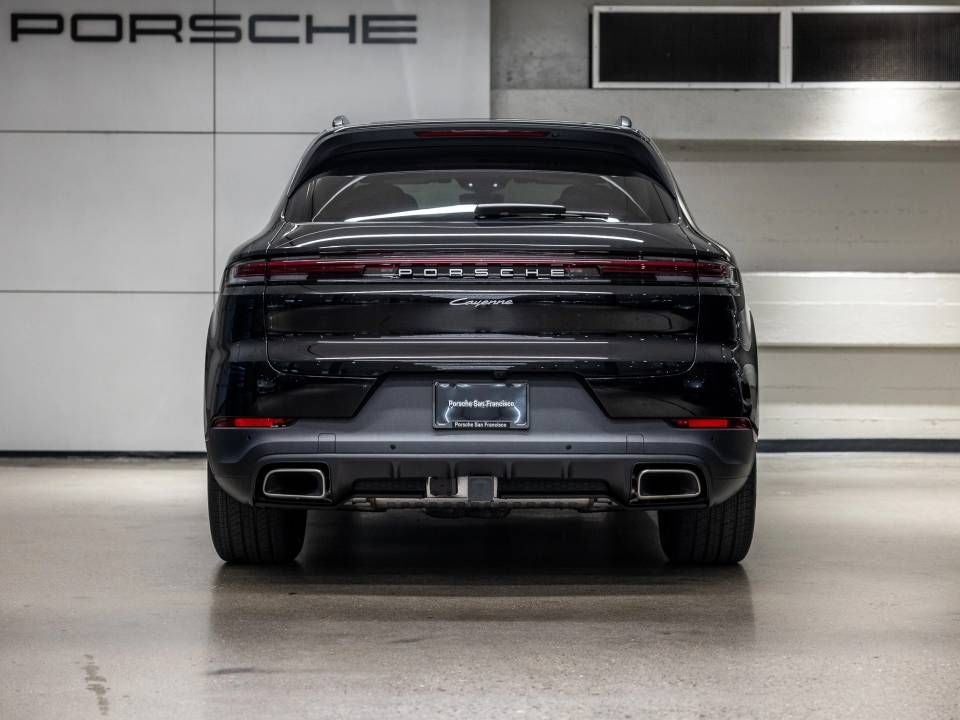 2025 Porsche Cayenne Base