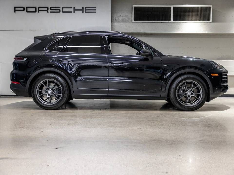 2025 Porsche Cayenne Base