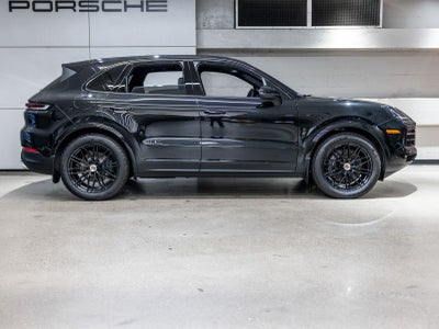 2025 Porsche Cayenne Base