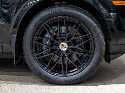 2025 Porsche Cayenne Base