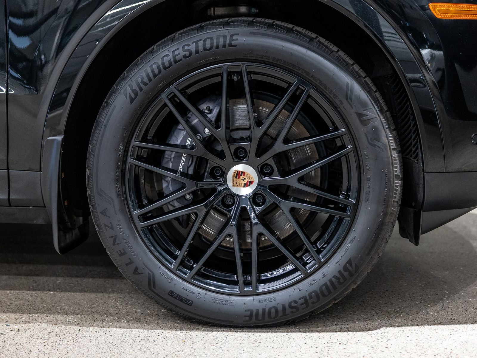 2025 Porsche Cayenne Base