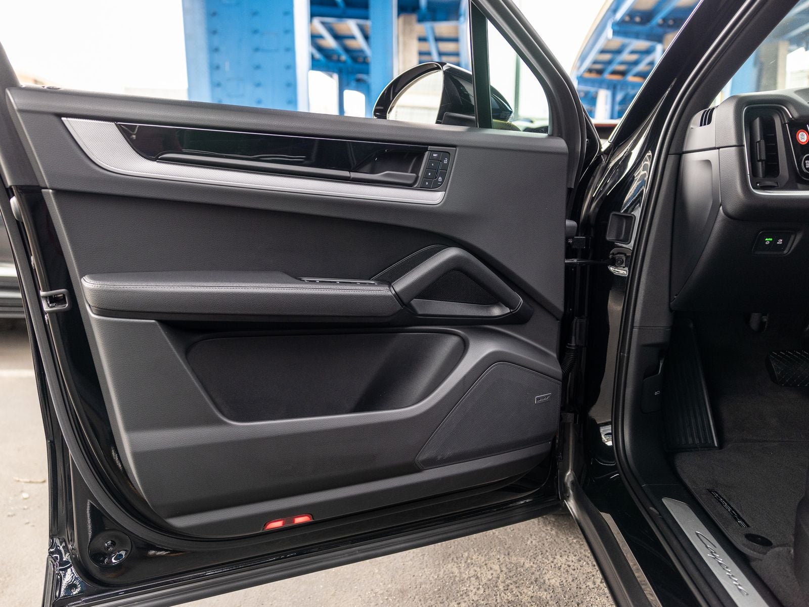 2025 Porsche Cayenne Base