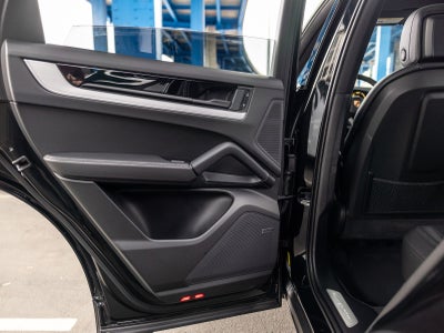 2025 Porsche Cayenne Base