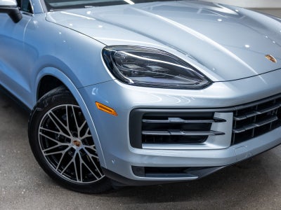2025 Porsche Cayenne Base