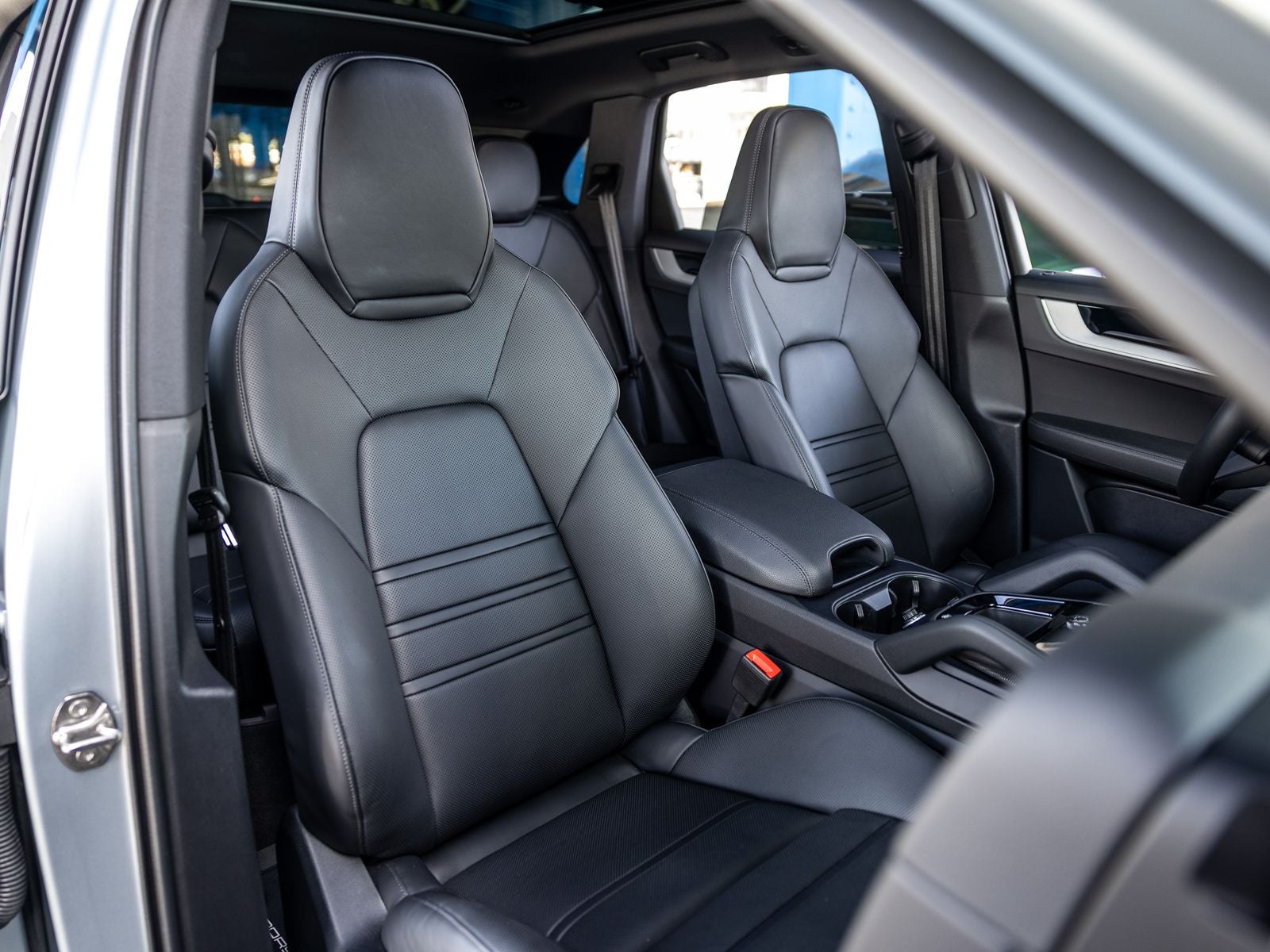 2025 Porsche Cayenne Base