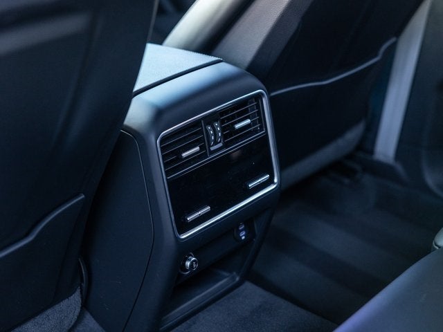 2023 Porsche Cayenne Cayenne Platinum Edition (MY23)