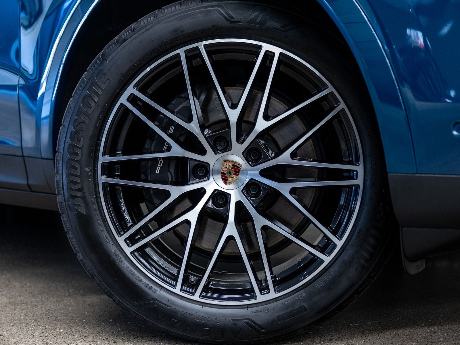 2025 Porsche Cayenne Base