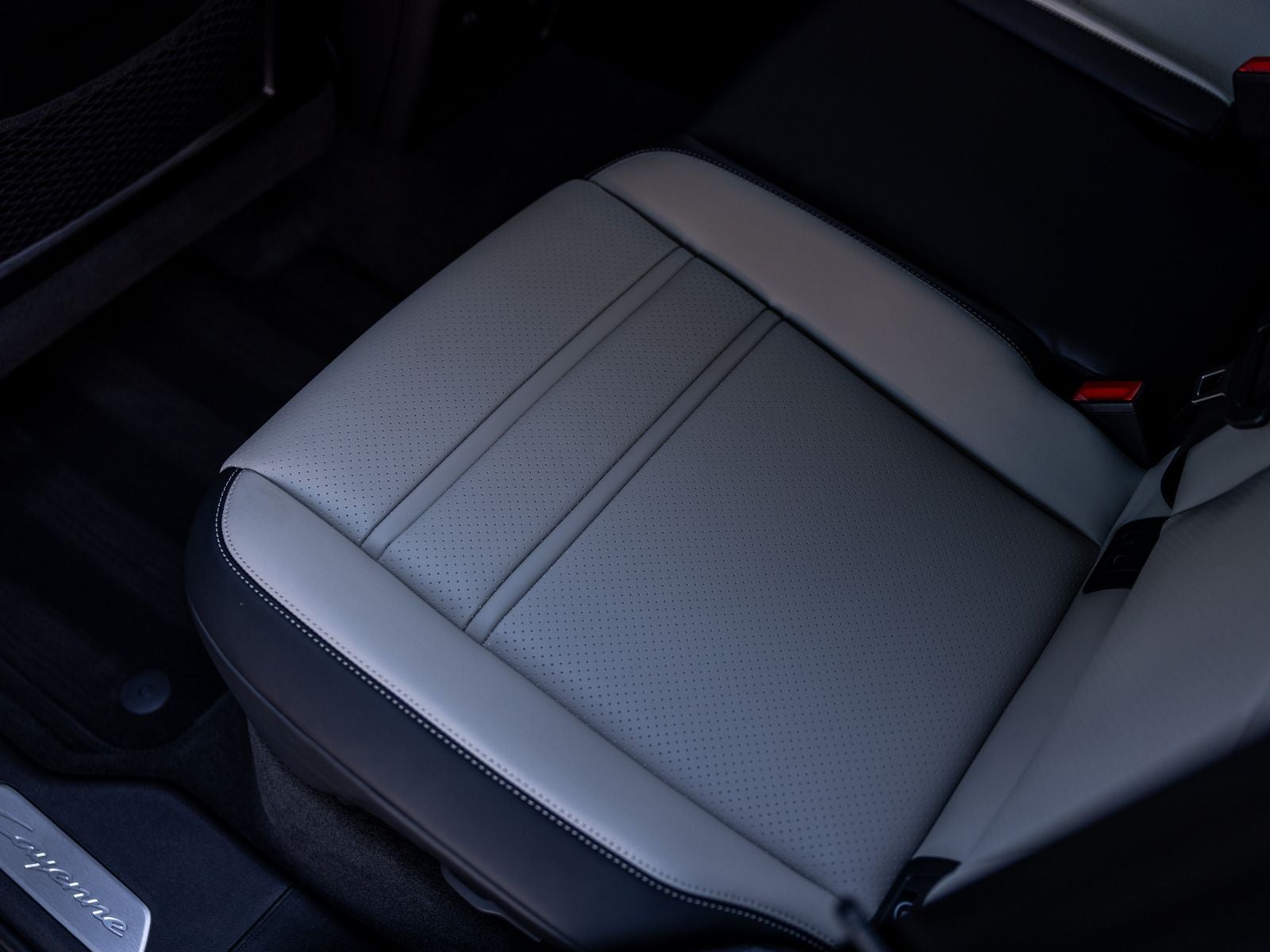 2025 Porsche Cayenne Base