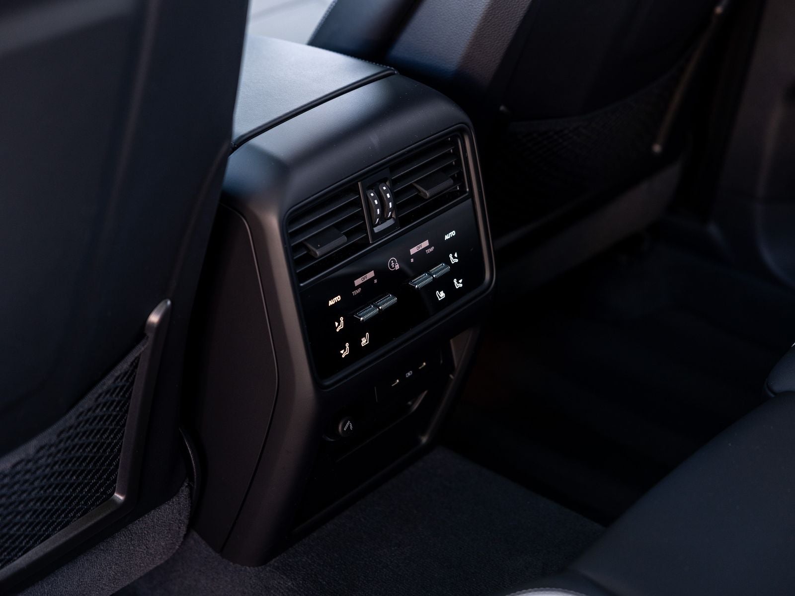 2025 Porsche Cayenne Base