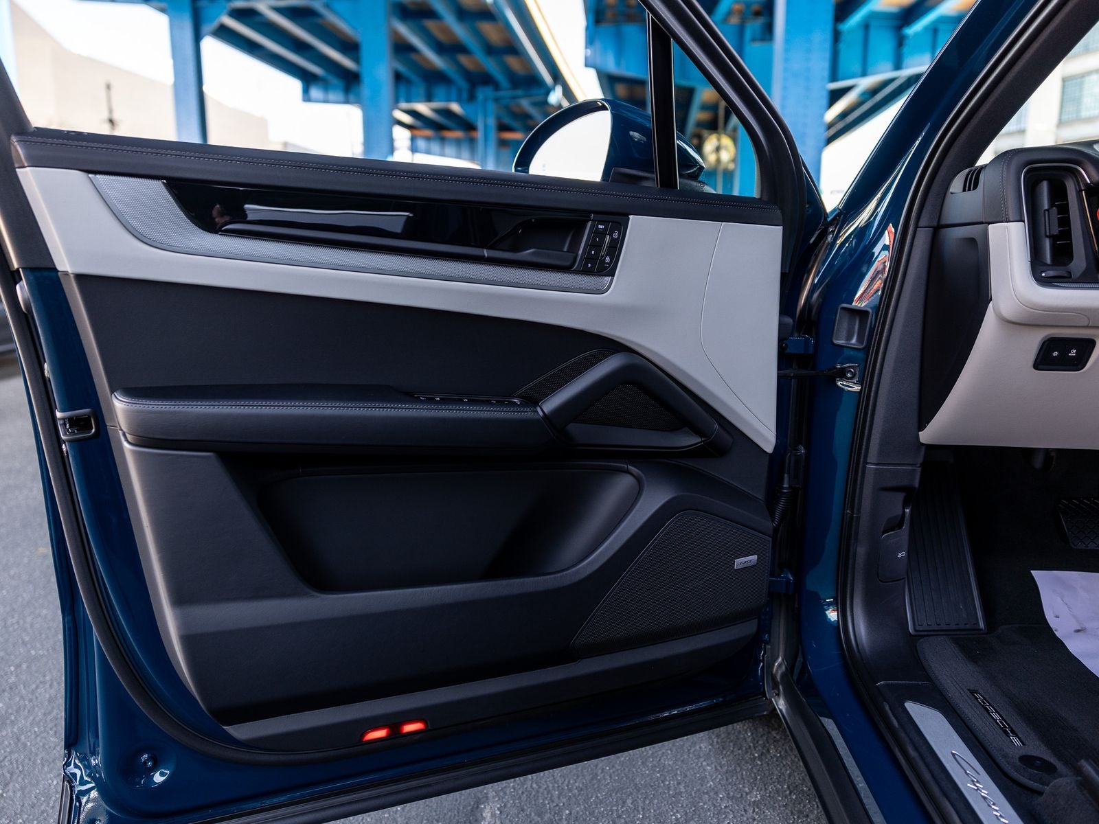 2025 Porsche Cayenne Base