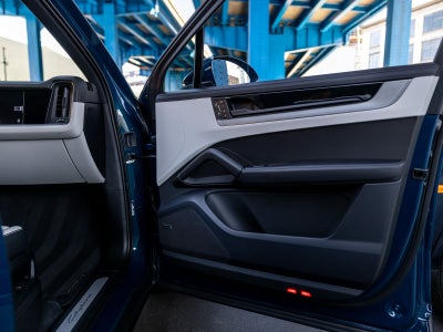 2025 Porsche Cayenne Base