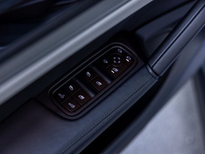2025 Porsche Cayenne Base